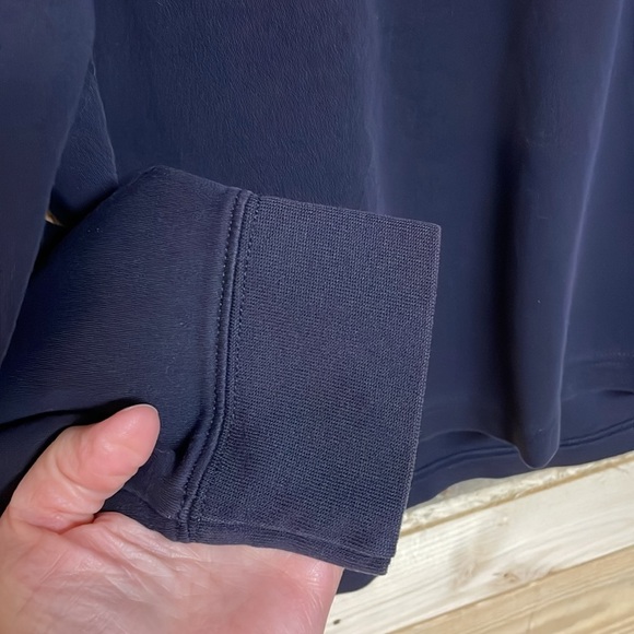 Lands’ End Size Medium Navy Long Sleeve Soft and Stretchy Turtleneck T-Shirt - Picture 3 of 6